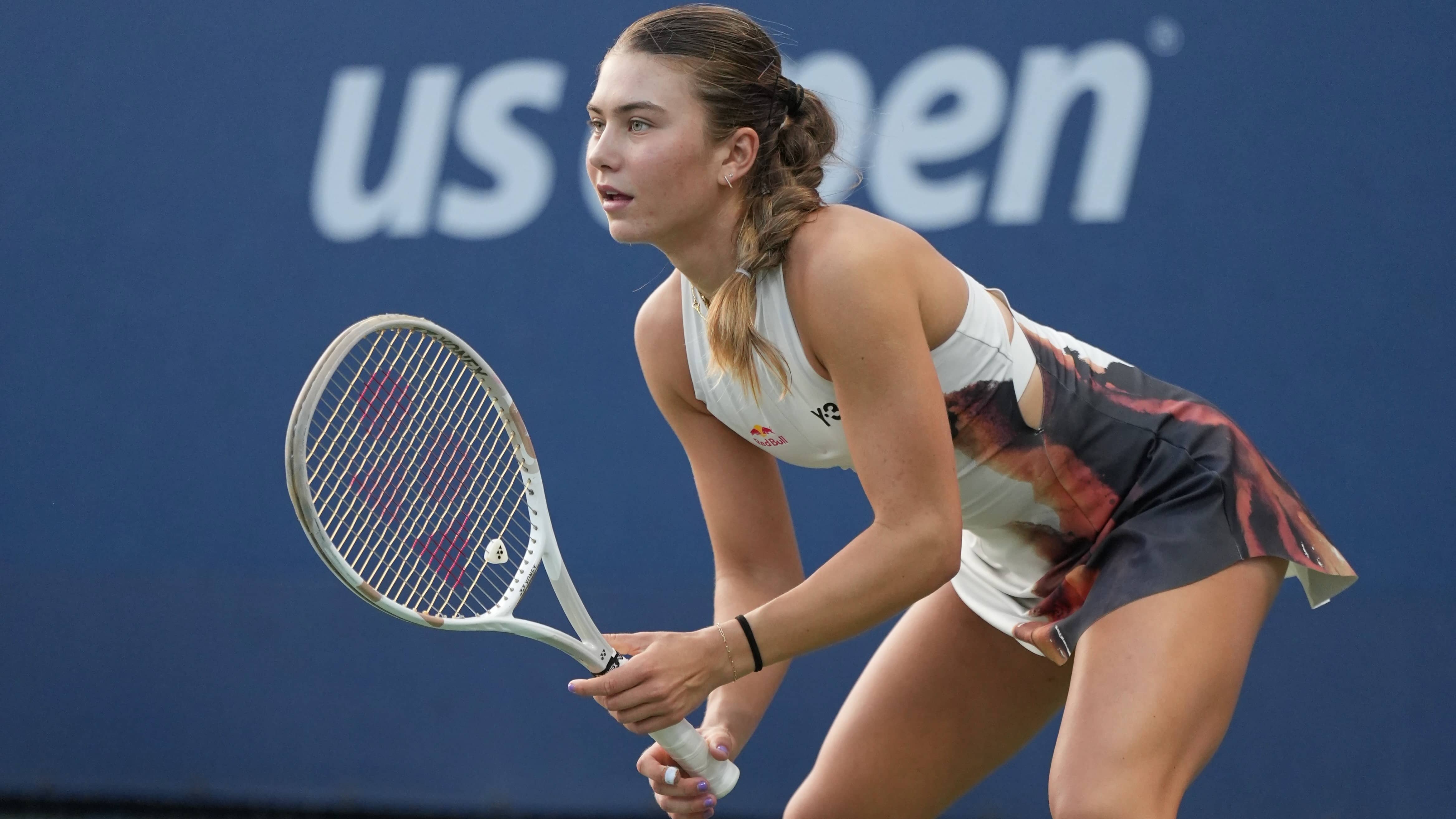 Jovic sweeps Navarro 6-1, 6-4 in Strasbourg